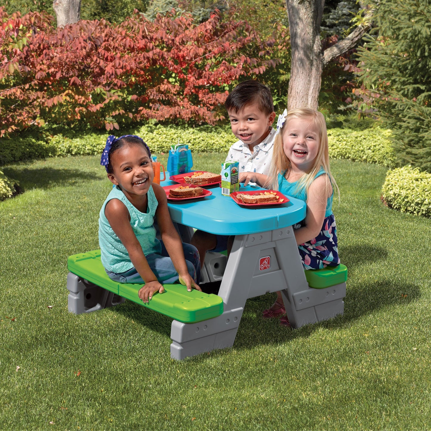 Fun & Friends Picnic Table™