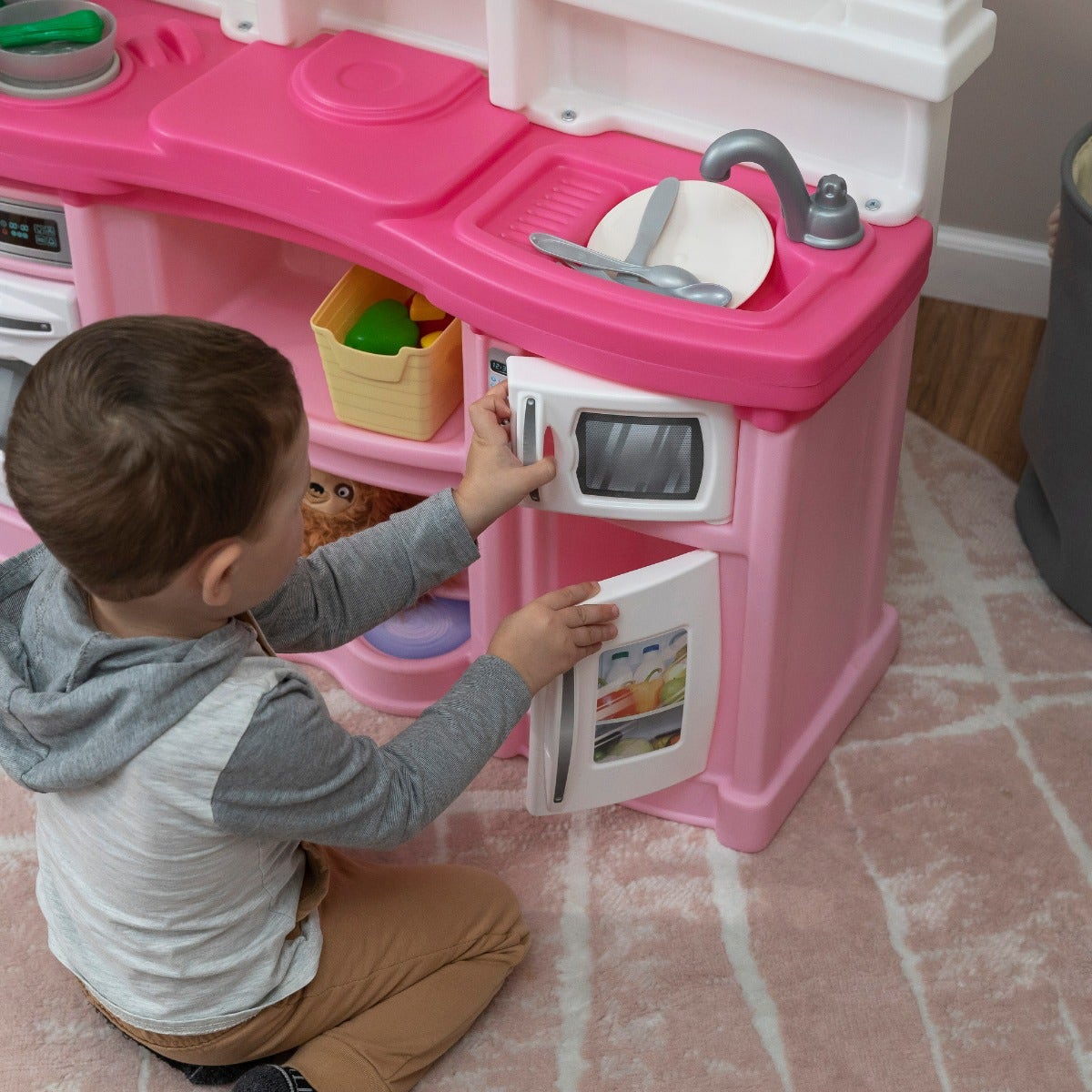 Fun With Friends Kitchen fridge & microwave