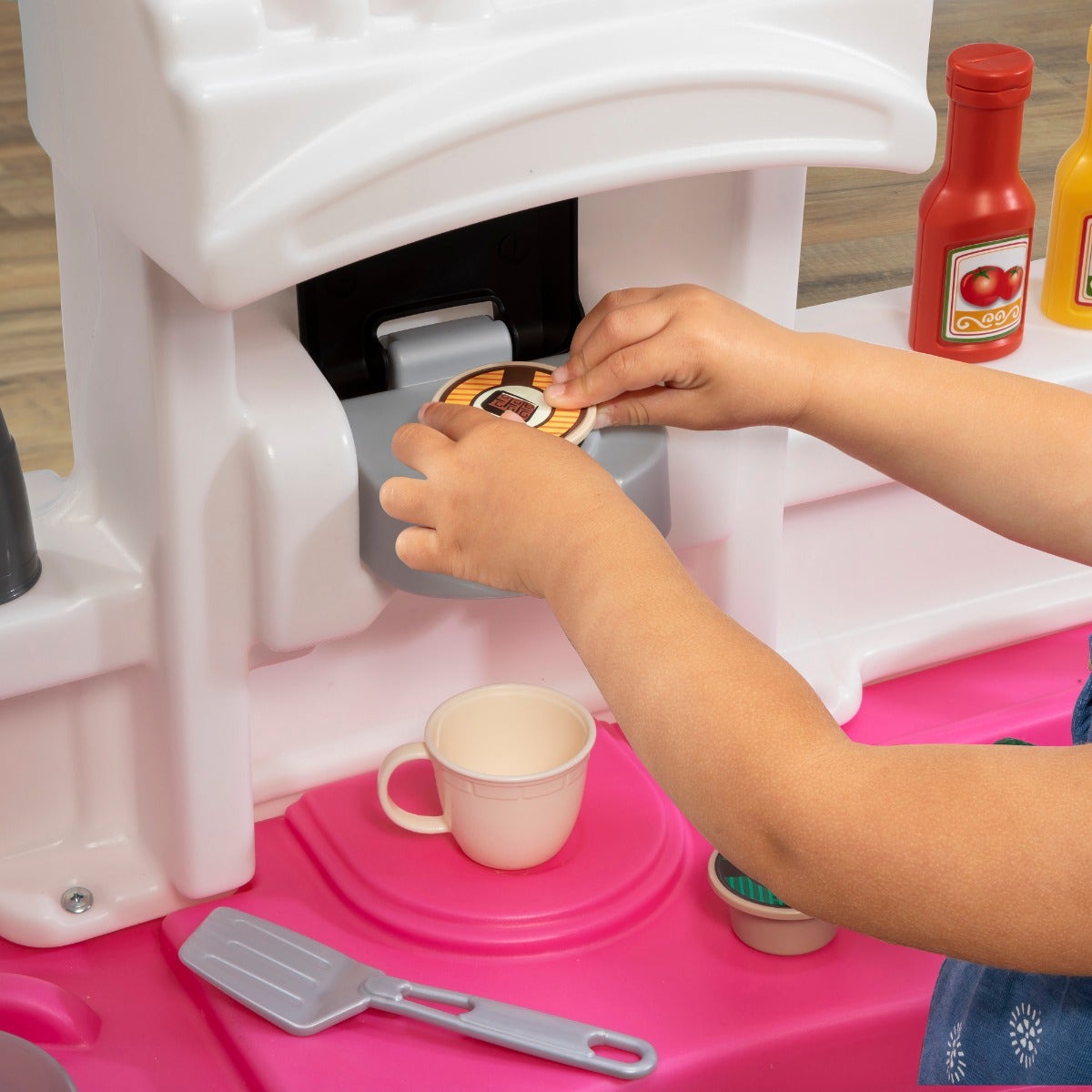 Fun With Friends  Kitchen coffee maker and pods