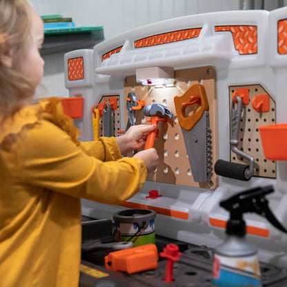 Big Builders Pro Workshop™ girl playing