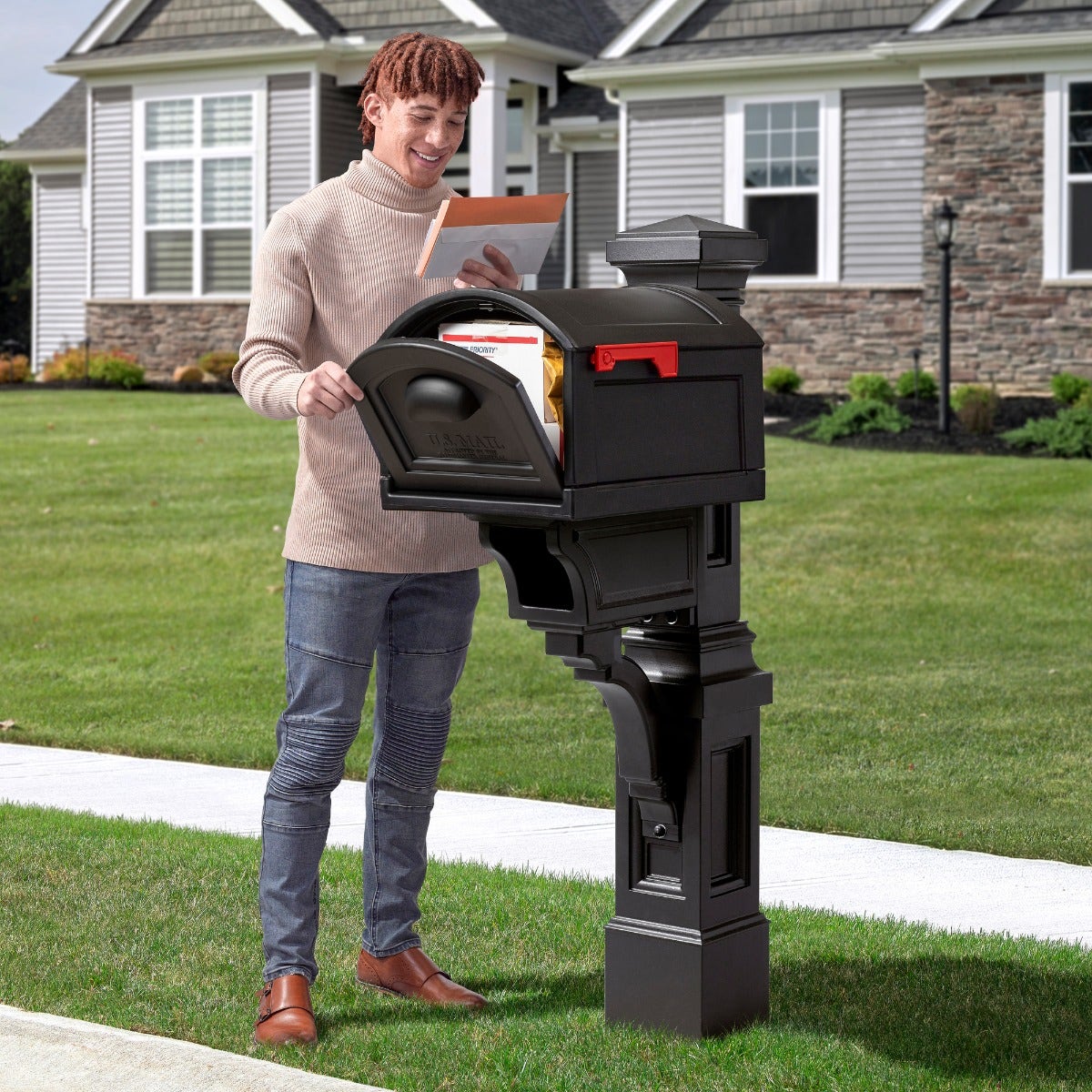 Atherton™ Onyx Black Mail Post & XL Black Mailbox outdoors