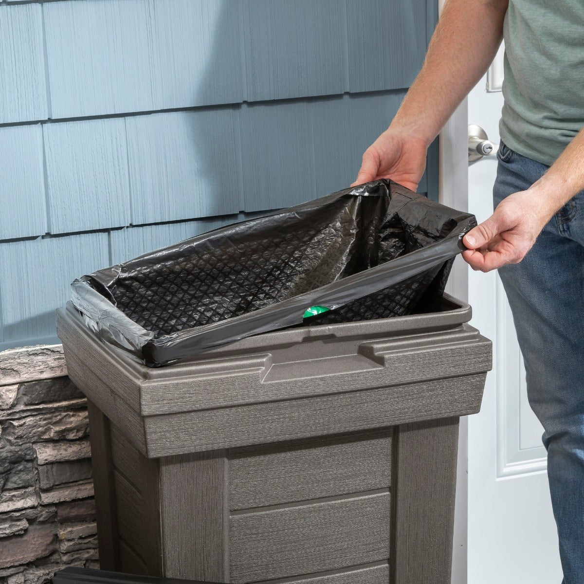 Lakewood Patio Trash Container™ adding new bag