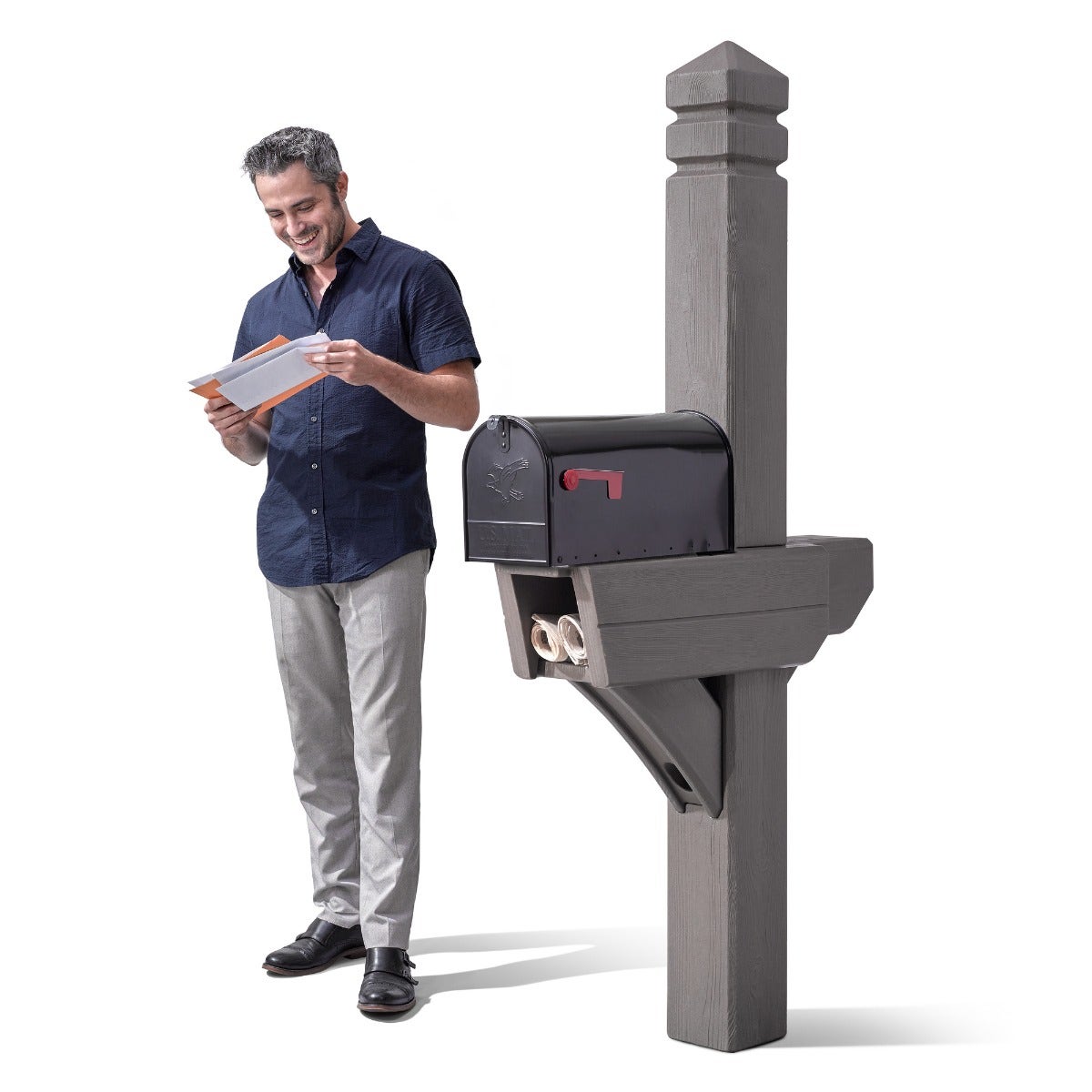Highland Mail Post - Dark Cedar