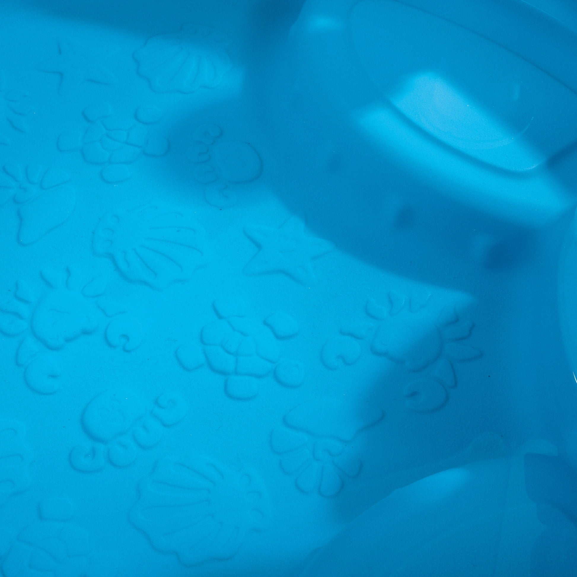 Play & Shade Pool™ molded in seat<br />