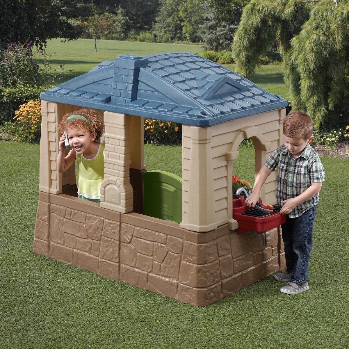 Happy Home Cottage & Grill™ with children playing